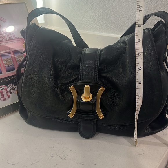 B Makowsky purse 100% Genuine leather very soft - black and gold hardware - Picture 5 of 13